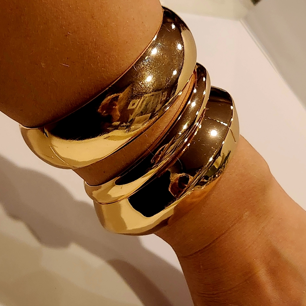 3 Round Chunky Bracelets. Smooth metal.Bangles Trendy Designe. Hupoallergenic - Picture 9 of 13